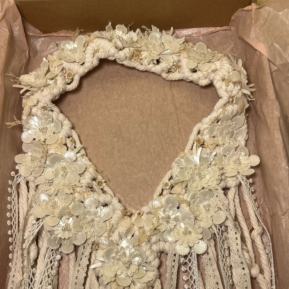 Handmade Elegant ivory boho bridal veil with accessories - Picture 1 of 15